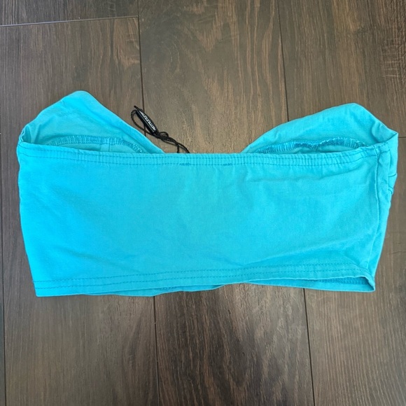 PrettyLittleThing Turquoise Strapless Top - Picture 3 of 4